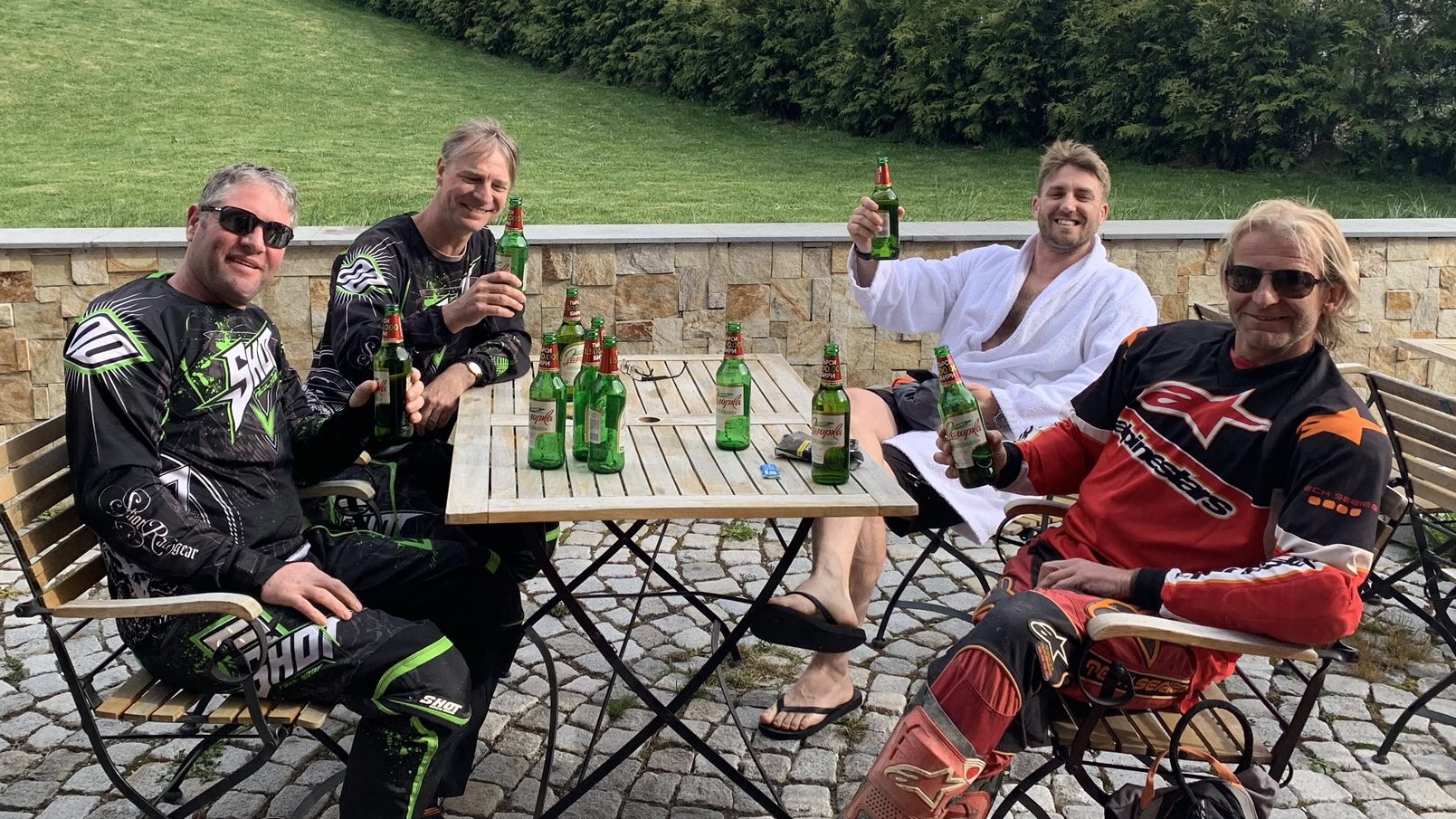 Après-enduro. Dress code: relaxed